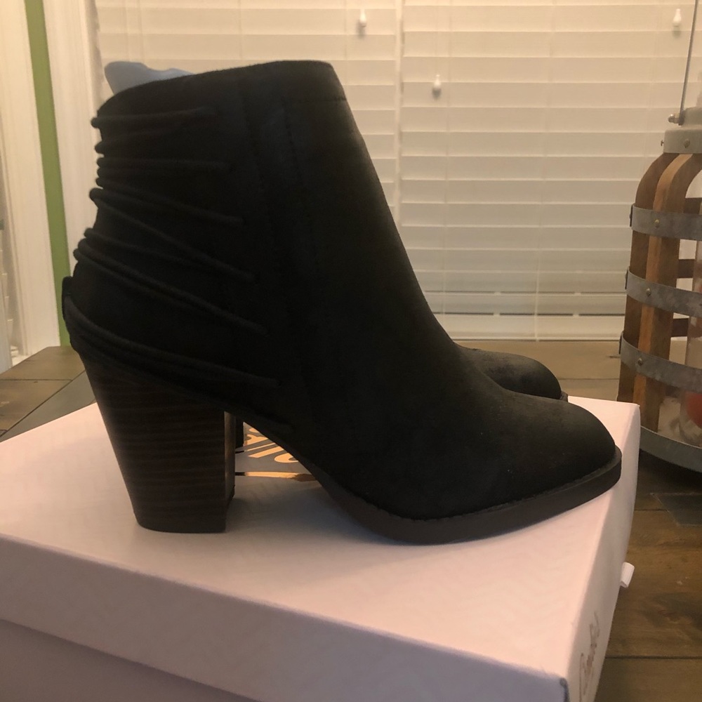 Candie’s Black Boots